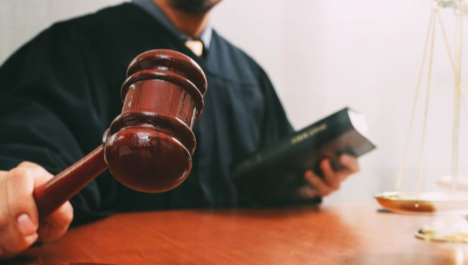 Narkotik alveri ilə məşğul olan taksi sürücüsünə hökm oxundu