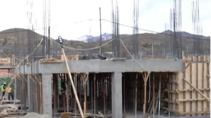 Dağlar üzərində unikal şəhər:  Kəlbəcərdə yeni binalar inşa edilir  - VİDEO