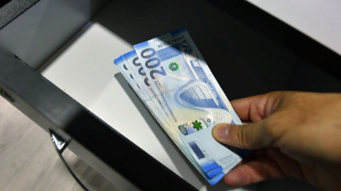 Rüşvət alarkən yaxalanan məmurlardan xəbər var