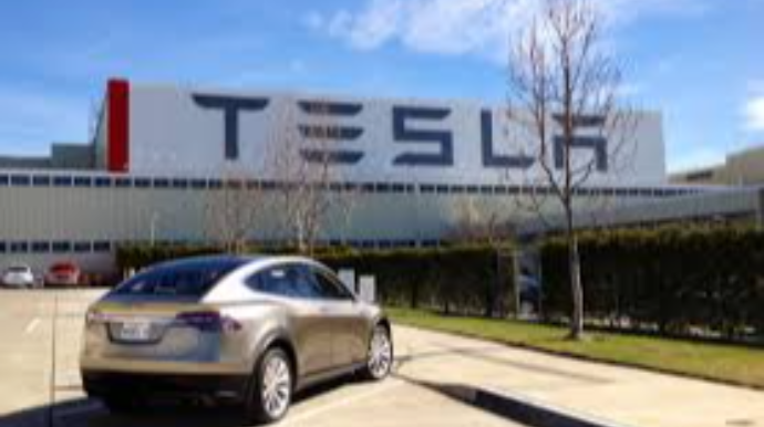 “Tesla” 360 000  elektromobili geri çağırır