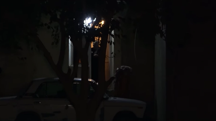 Bəzi qəsəbələr zülmətə qərq olub: "Siqaret almağa gedəndə qorxuram" - VİDEO