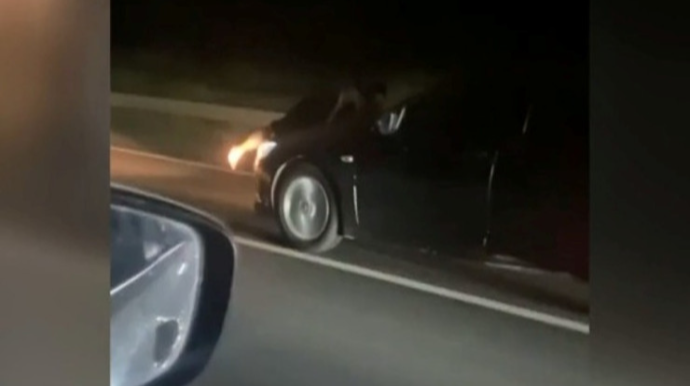 "Kapot"un üstündə 40 kilometr yol getdi - VİDEO 