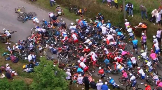 Veloyürüşdə kütləvi qəza baş verib - VİDEO