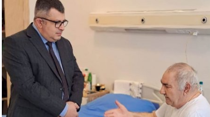 Sumqayıt Tibb Mərkəzinin direktoru "Azərbaycan Bayrağı" ordenli qazini ziyarət etdi - FOTO 