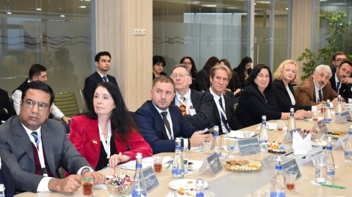 Azərbaycanın qlobal nəqliyyat şəbəkəsində tutduğu strateji mövqe təqdim edilib