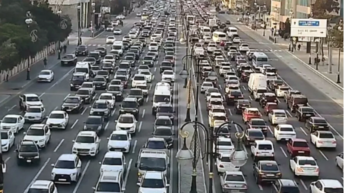 Paytaxtda 20 istiqamətdə tıxac var - SİYAHI 