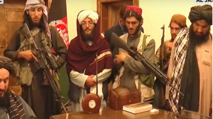 “Taliban”  hərəkatının üzvləri prezident sarayında  - FOTO - VİDEO