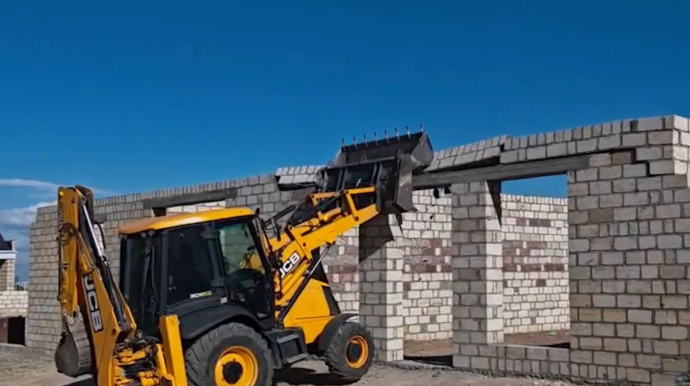 Gəncədə qanunsuz tikinti işlərinin qarşısı alınıb - VİDEO 