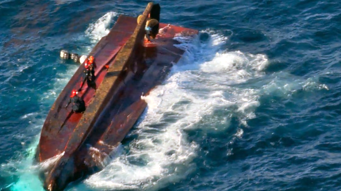 Miqrantlarla dolu qayıq çevrilib, ölənlər və itkin düşənlər var