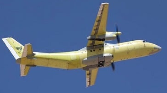 İranın "Simurq" təyyarəsini sınaqdan keçirdi 