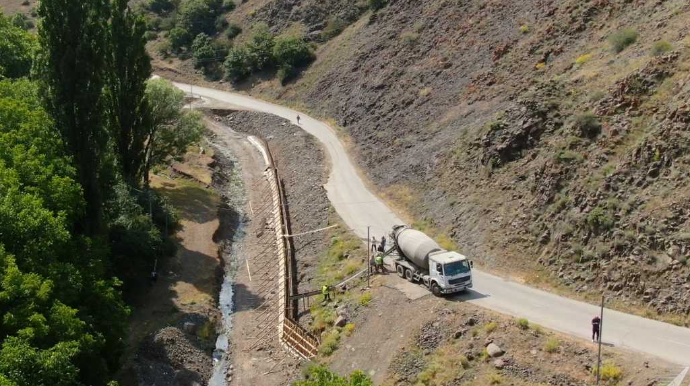 Daha bir yolda təmir işləri aparılır - FOTO - VİDEO
