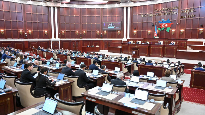 Milli Məclisin iclası başladı