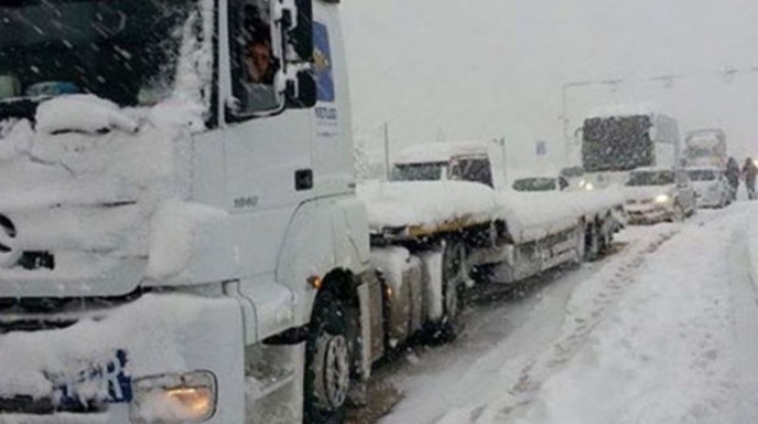 TIR və yük maşınlarının İstanbula girişinə qadağa qoyuldu 