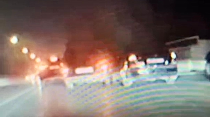 Güzgüyə baxmadan manevr edən “Niva” sürücüsü qəza törətdi   - REAL VİDEO