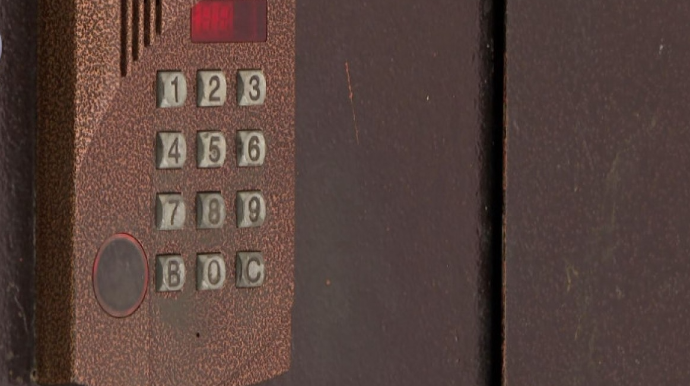 Domofonların xidmət haqqını qaldırdılar - Ödəniş etməyənlərin xətləri kəsildi - VİDEO