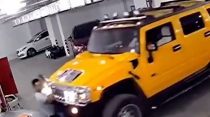 İki avtomobilin arasında qalıb əzildi – ANBAAN VİDEO