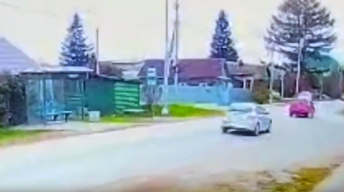 Qayda pozan qadın sürücü qəzaya səbəb oldu; hər iki sürücü... - VİDEO 