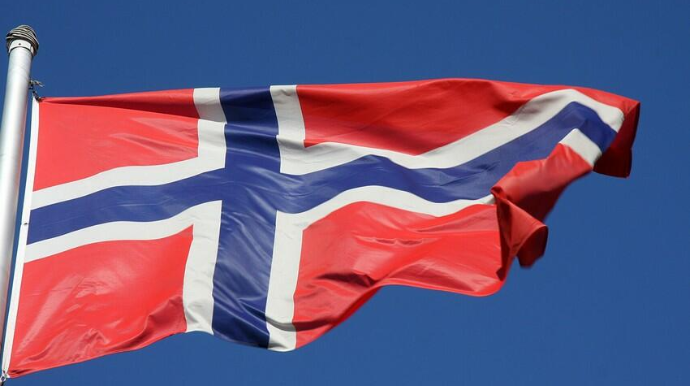 Norveç Rusiya gəmiləri üçün limanlarını bağlayır 