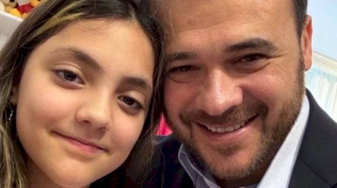 Emin Ağalarovun qızı avtomobil sürdü – VİDEO 