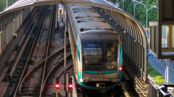 Metroda insident:  30 sərnişin yaralandı