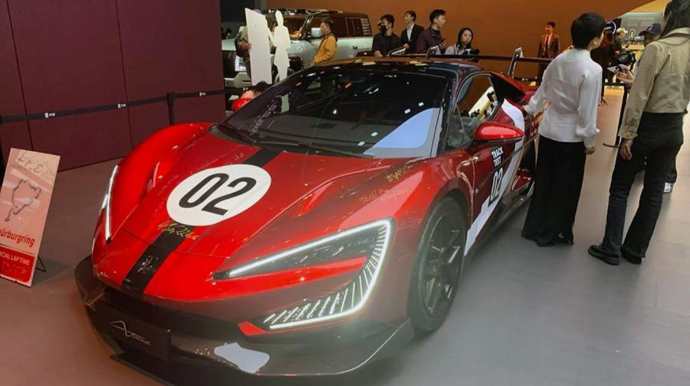 Çində dünyanın ən sürətli avtomobili nümayiş etdirildi - FOTO