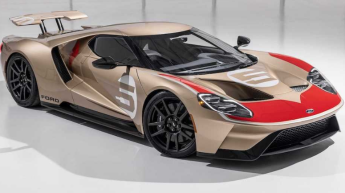 "Ford GT" modelinin xüsusi versiyasını Le Mandakı üçqat qələbəyə həsr ediblər