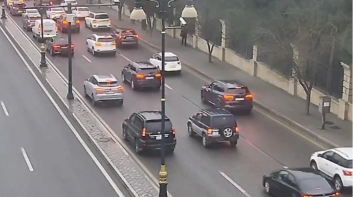 На каких улицах Баку 25 февраля наблюдаются транспортные заторы? - ФОТО