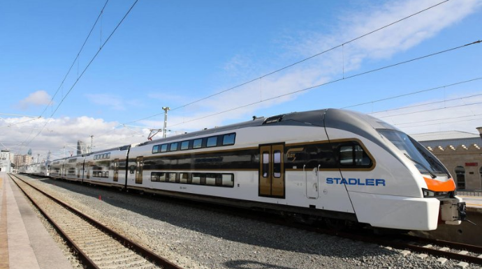 Dəmir yolu nəqliyyatından istifadə edən sərnişinlərin sayı artıb 