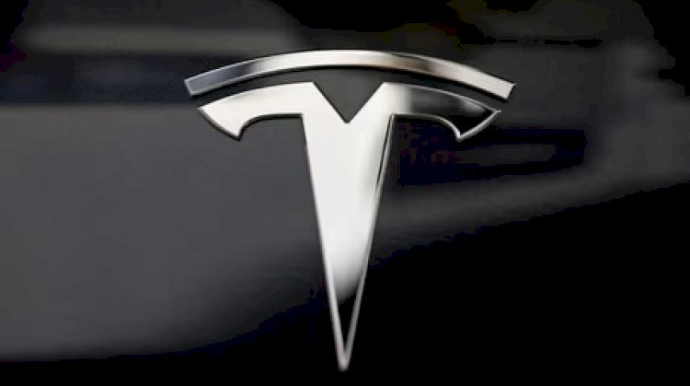 “Tesla”nın gəlirləri azalıb 