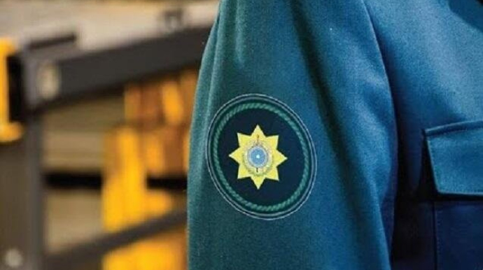 Gömrük Komitəsinin iki əməkdaşı həbs edildi 