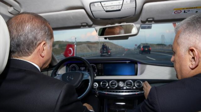 Ərdoğan maşın sürdü - VİDEO