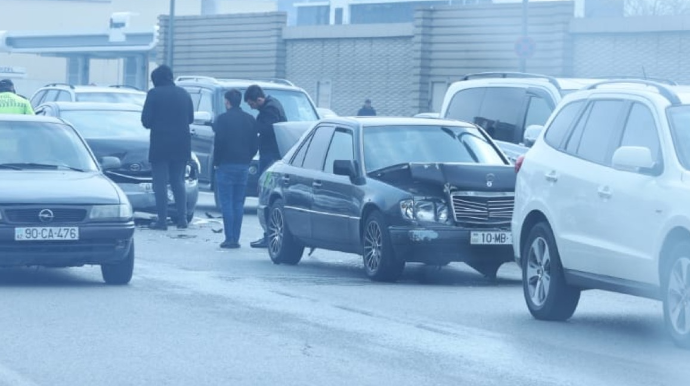 Bakıda 3 avtomobil toqquşdu - FOTO   - VİDEO