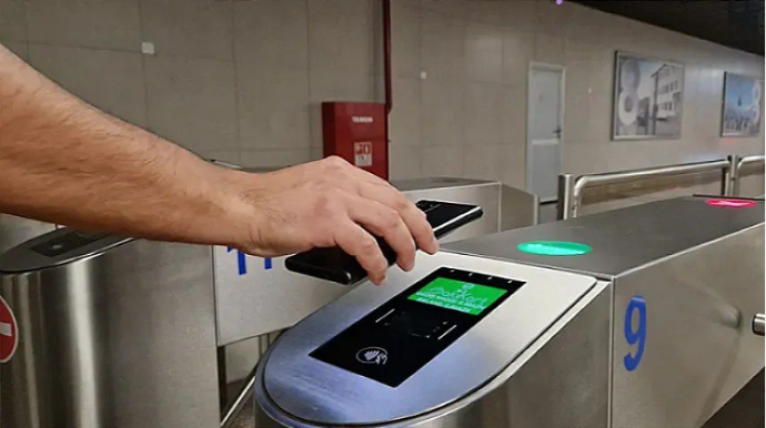 Bakı metrosunda izdiham - Ödənişlər yubanır - FOTO 