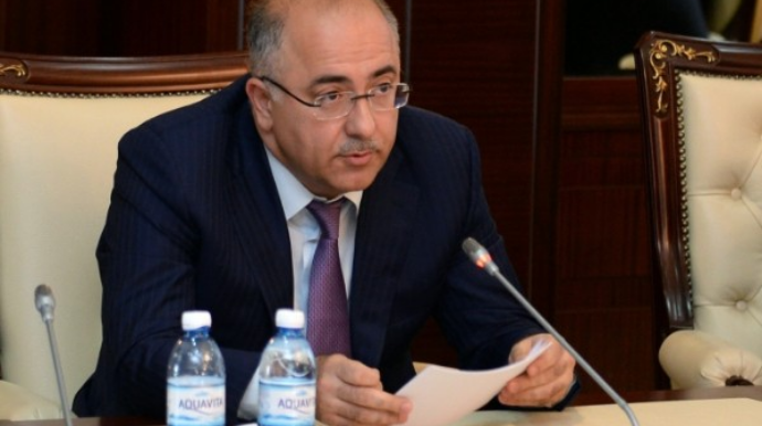 Nazir müavini rüsumların artırılmasının səbəbini AÇIQLADI 