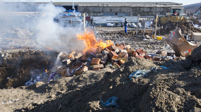 Yararsız mallar yandırılaraq məhv edilib 