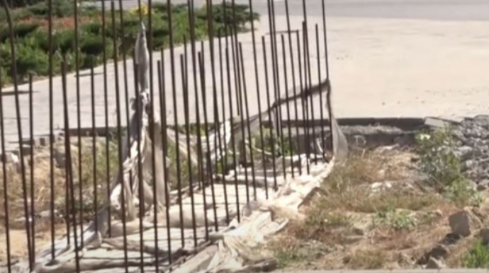 Bakıda 10 ildən çoxdur inşası bitməyən keçid - VİDEO 