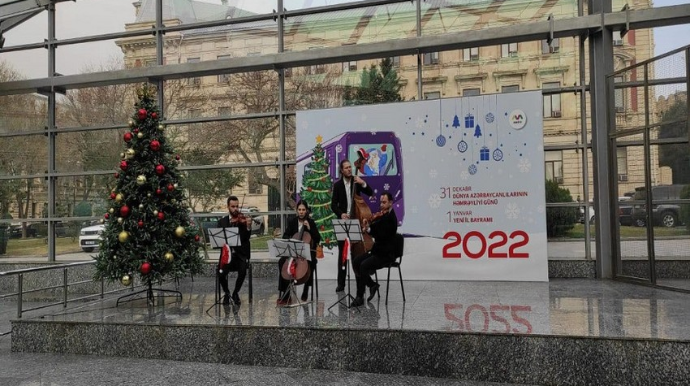 Bakı metrosunun iki stansiyasında konsert proqramı təşkil edilib - FOTO