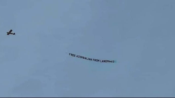 Niderland səmalarında Azərbaycan şüarı