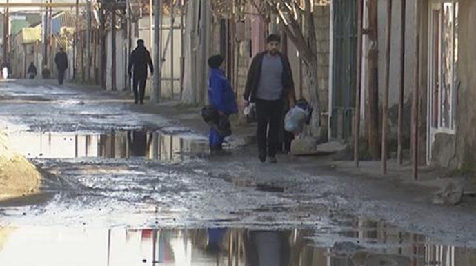 Balaxanıda Mədən 2 küçəsinin su problemi - VİDEO 