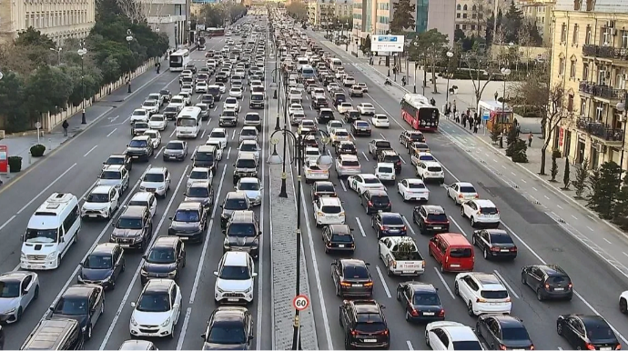 Paytaxtın 16 küçəsində tıxac var - SİYAHI 