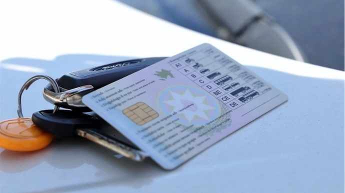 Moped idarə etmək üçün sürücülük vəsiqəsinin alınması tələb olunacaq - Prezident TƏSDİQLƏDİ 