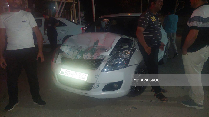 Bakıda minik avtomobili qatarla toqquşdu  - FOTO