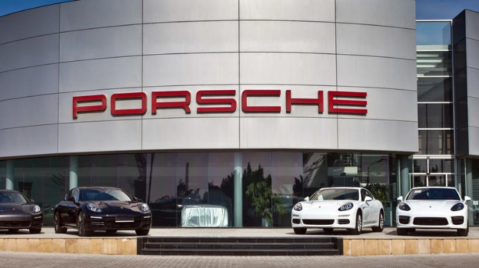 “Porsche” Rusiyaya avtomobil tədarükünü dayandırıb