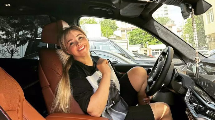 Xatirə İslamın 300 minlik “BMW”si - FOTO