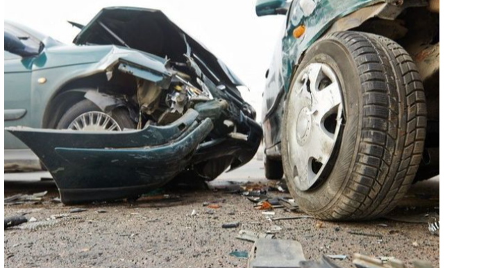 Sumqayıtda “Nissan” və "VAZ" toqquşdu: ər-arvad xəsarət aldı 