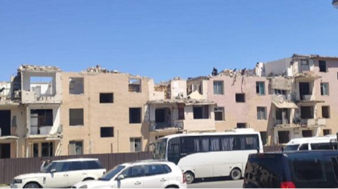 Bakıda bu binaya narkomanlar toplaşır 