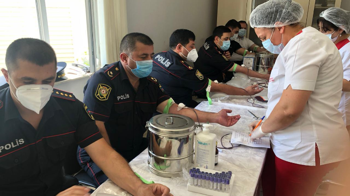 Azərbaycan polisindən daha bir humanist addım - FOTO