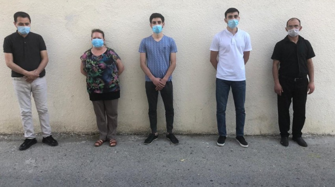 Metrodakı “maska insidenti” ilə bağlı məhkəmə başlayır