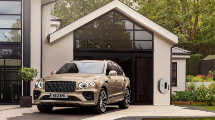 Bentley представила обновленный гибридный кроссовер Bentayga   - ФОТО