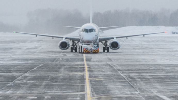 В аэропортах Москвы произошла массовая отмена и задержка рейсов